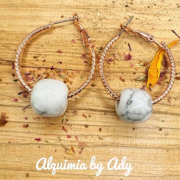 Alquimia Jewelry - White Howlite spheres charms chunky rose gold hoops